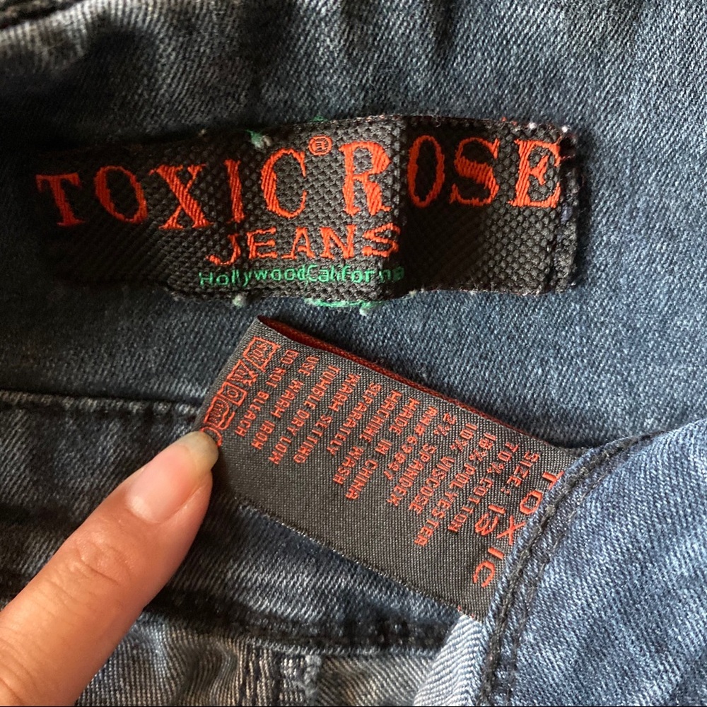 TOXIC ROSE Jeans - Picture 4 of 4